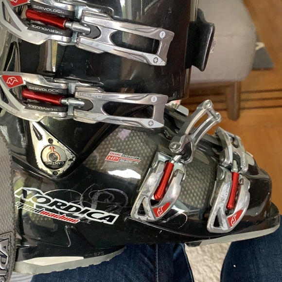 Nordica ski boots - Picture 2 of 3